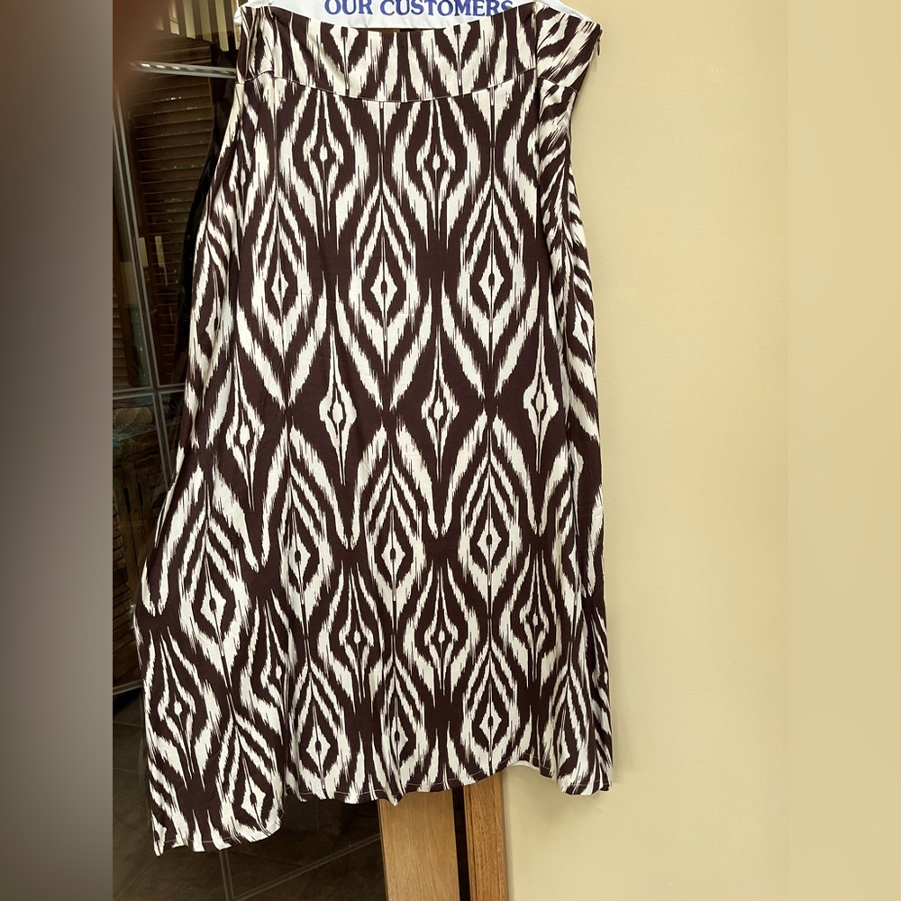 Chico’s ladies long side zipper skirt. EUC.